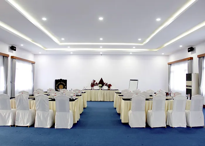 The Cakra دنباسار
