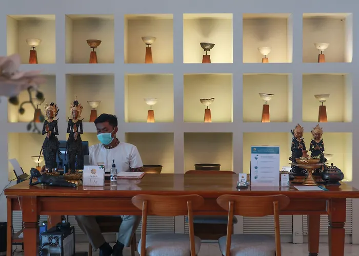 The Cakra دنباسار